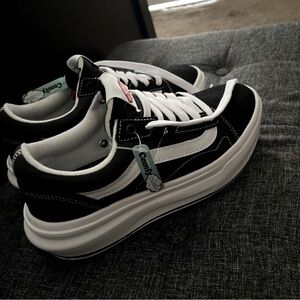 Vans Old Skool Overt ComfyCush Shoe